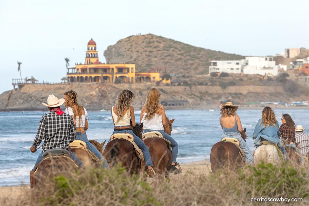 Cabalgata frente al mar en Cerritos